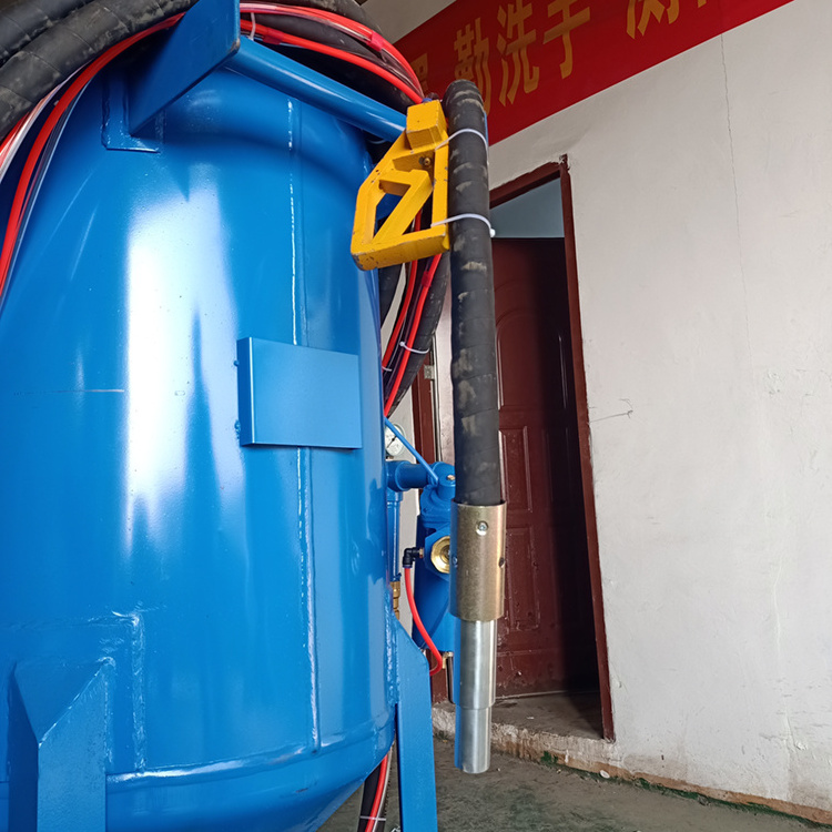 Competitive Price Sandblaster Equipment Dry/Wet Sand Blasting Machine