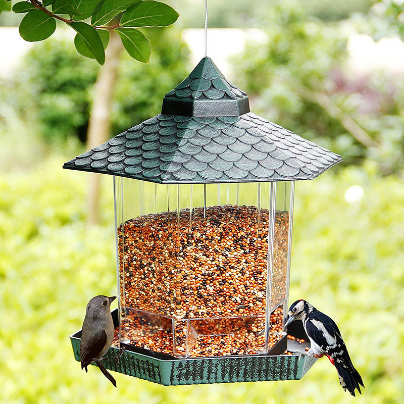 Outdoor Clear Plastic Squirrel Proof Baffle Bird Feeder Transparent Round Glass Hanging Bird Feeder