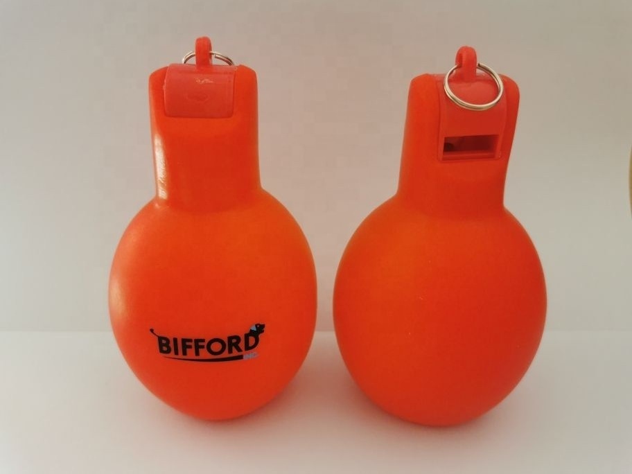 Manufacturer directly supply squeeze whistle /hand whistle for plastic toy/squish ball