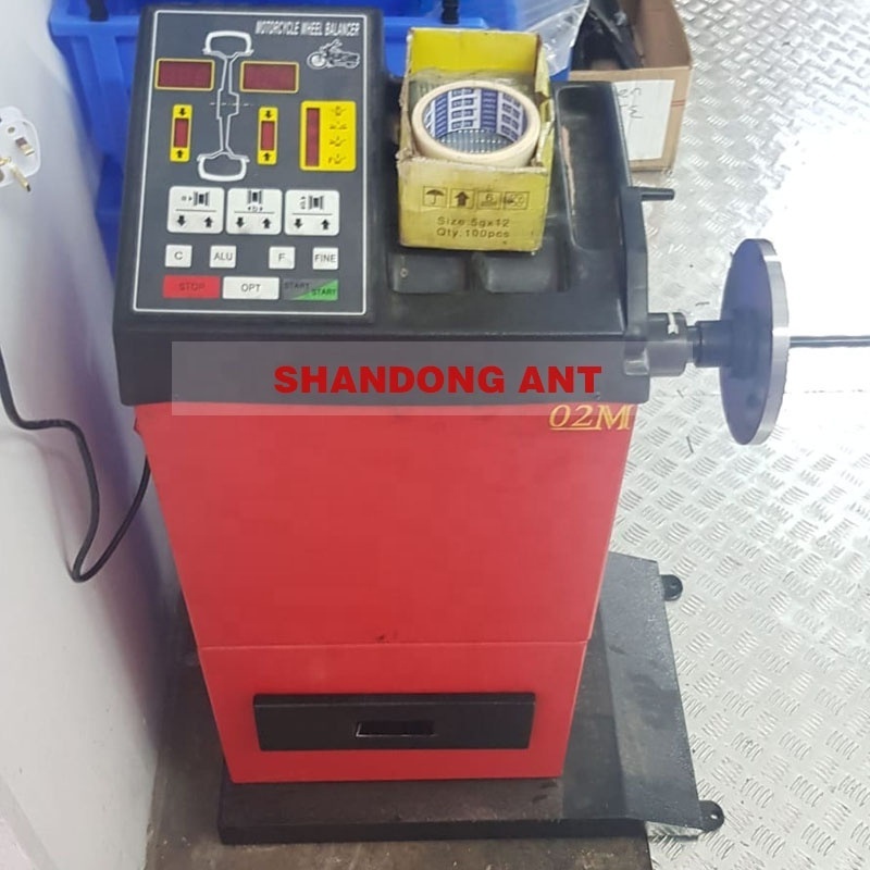 Manufacturer Direct Sales Motorcycle Tire Balancing Machine 180r/min Wheel Repairing Machine Automobile Maintenance Equipment