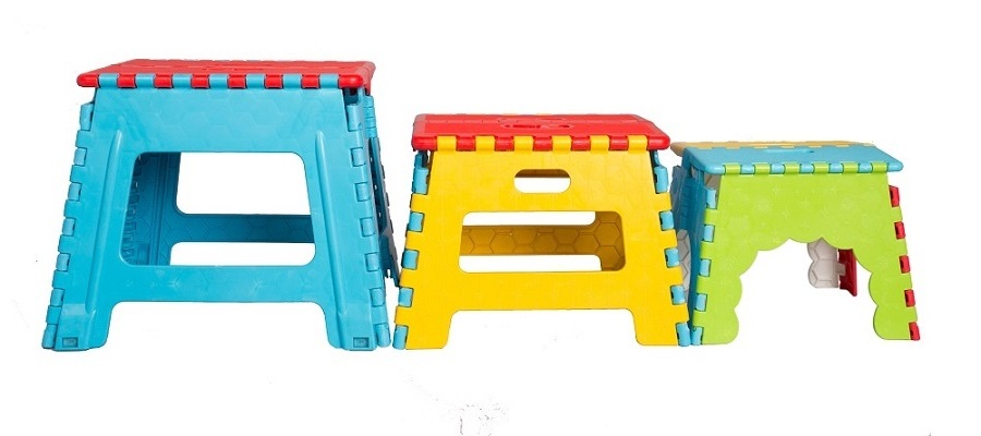 Wholesale Handy Folding Colored Stool Children's plastic chair Easy to carry anywhere