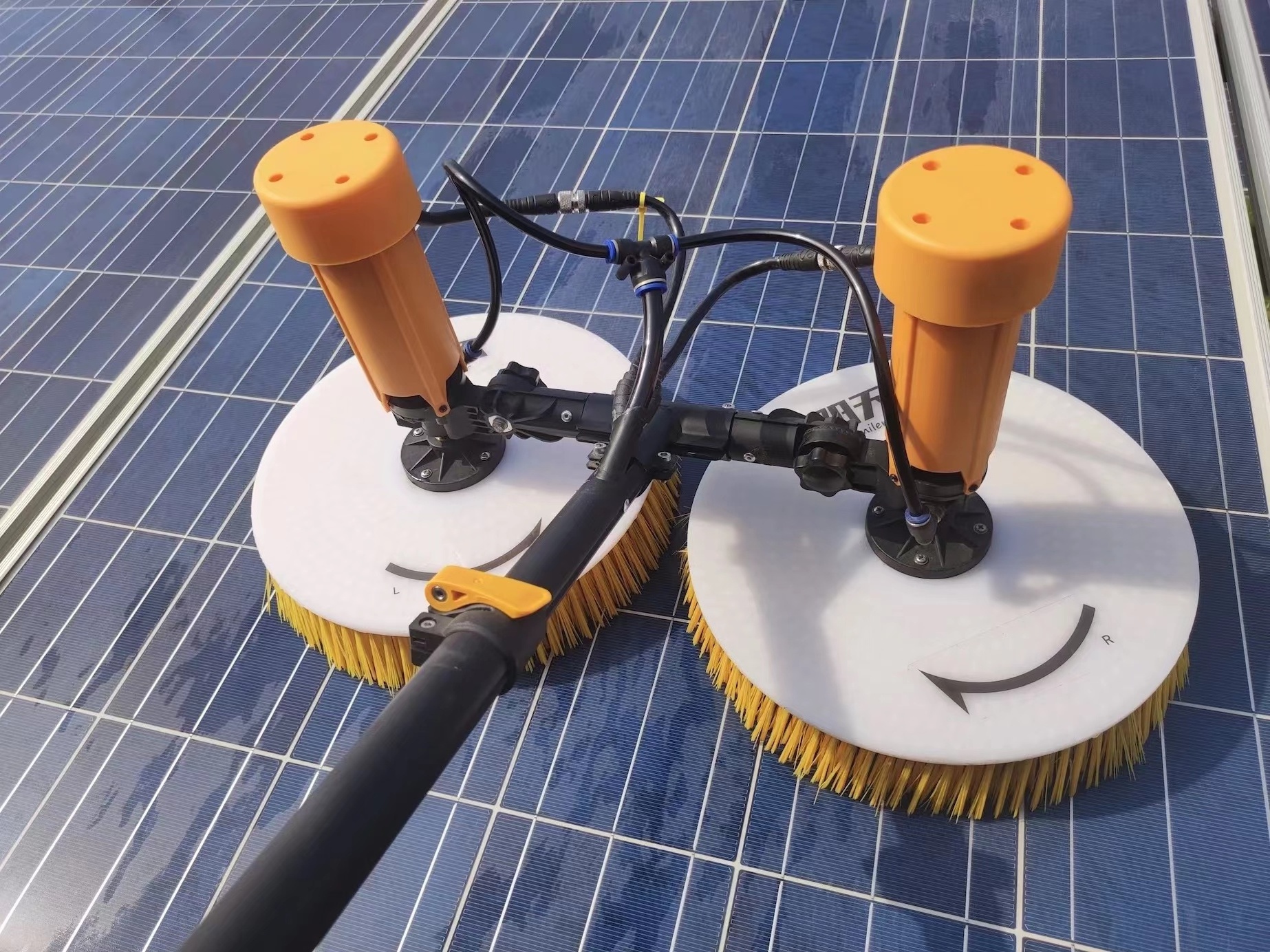 Industrial Roller Brush Cleaning Photovoltaic Solar Panel System Robot