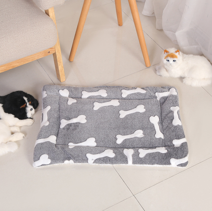 Ultra Soft Pet Bed with Cute Prints Reversible Fleece Crate Bed Mat Machine Washable Pet Bed Line pet dog cage crate kennel mat