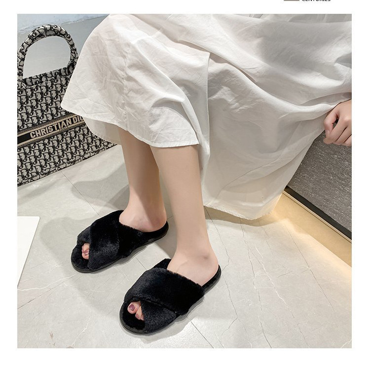 Top selling cozy fluffy home plush slipper female winter warm slippers with big size