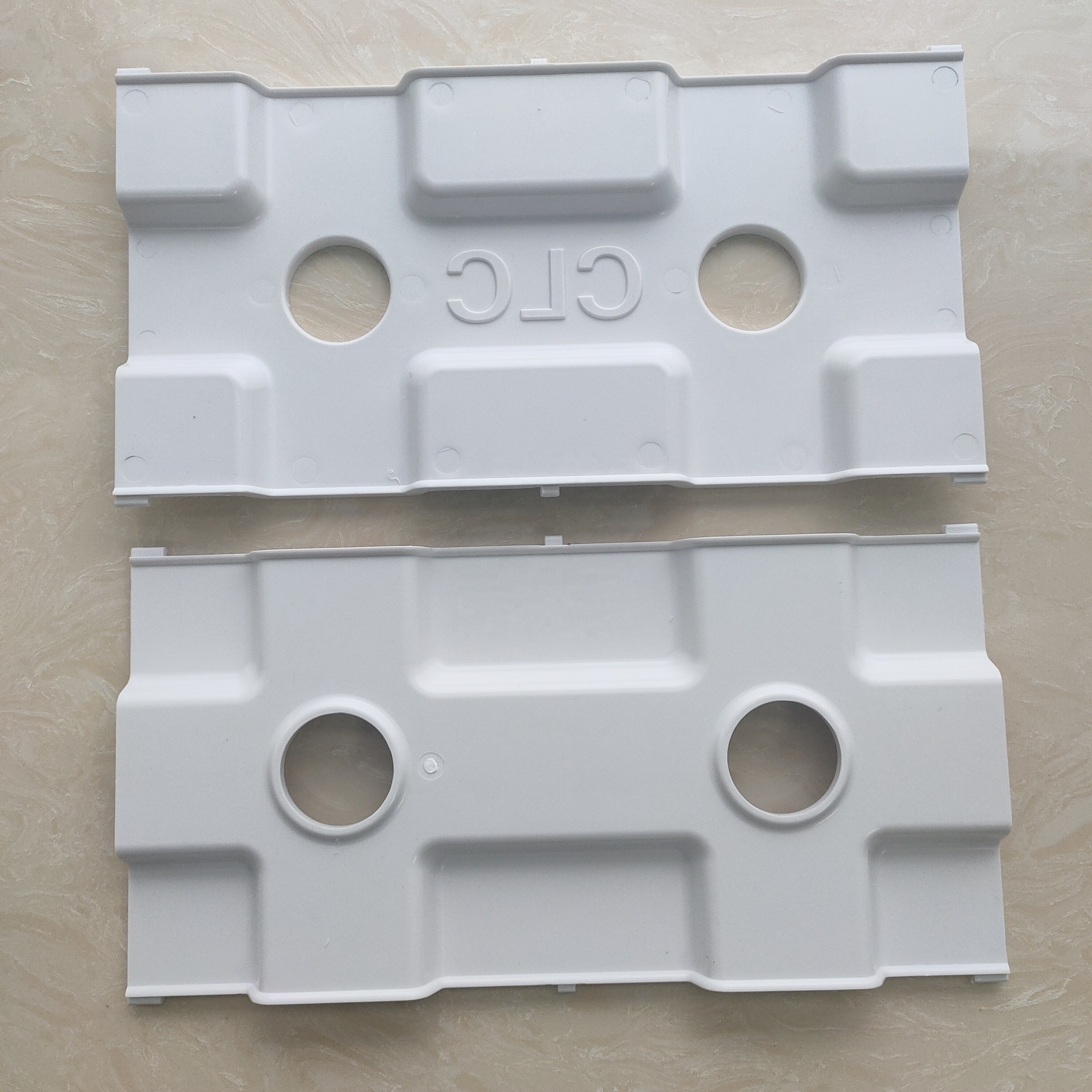 Interlock mould plate for CLC foam concrete interlock block