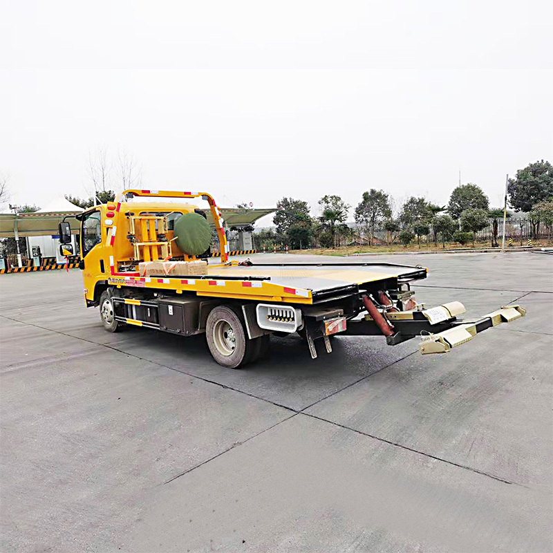 ISUZU 4X2 new or used 4ton flatbed tow truck road wrecker truck with cheap price for sale