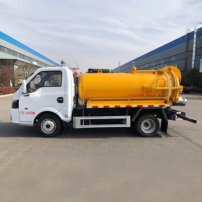 Dongfeng new o used cheap price small 2000 liters 4*2 vacuum pump mini sewage suction truck