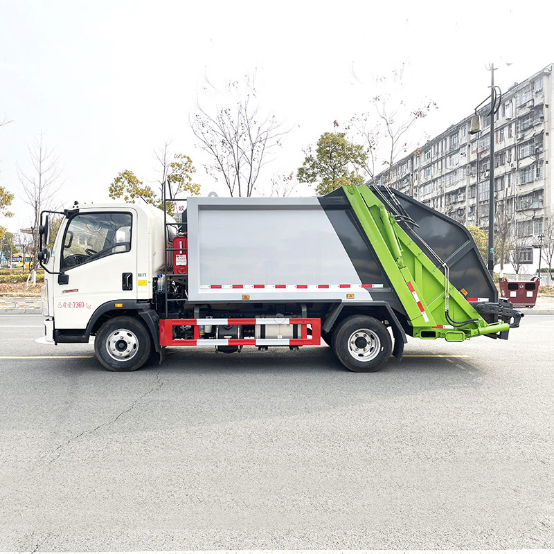 China SINOTRUK HOWO new or used 4*2 sanitation compressed garbage truck for good sale