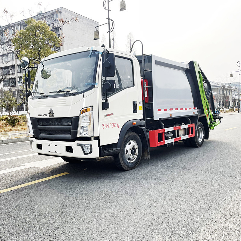 China SINOTRUK HOWO new or used 4*2 sanitation compressed garbage truck for good sale