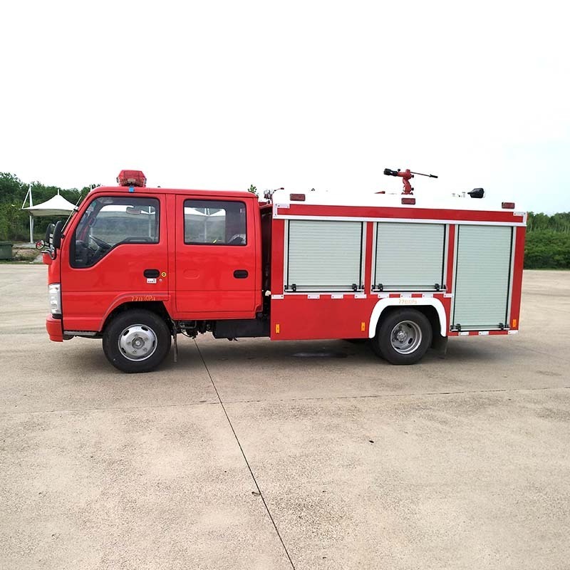 Japanese Isuzu 2000 Liters Water Foam Fire Fighting Truck for sale