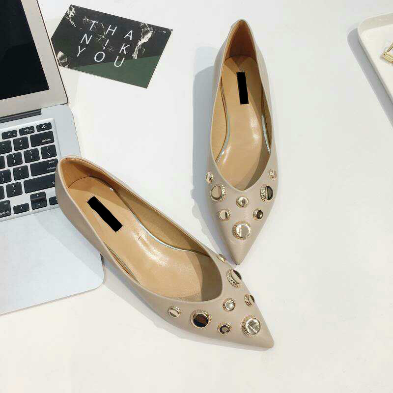 New style comfortable pointed toe rivet ladies sexy flat shoes