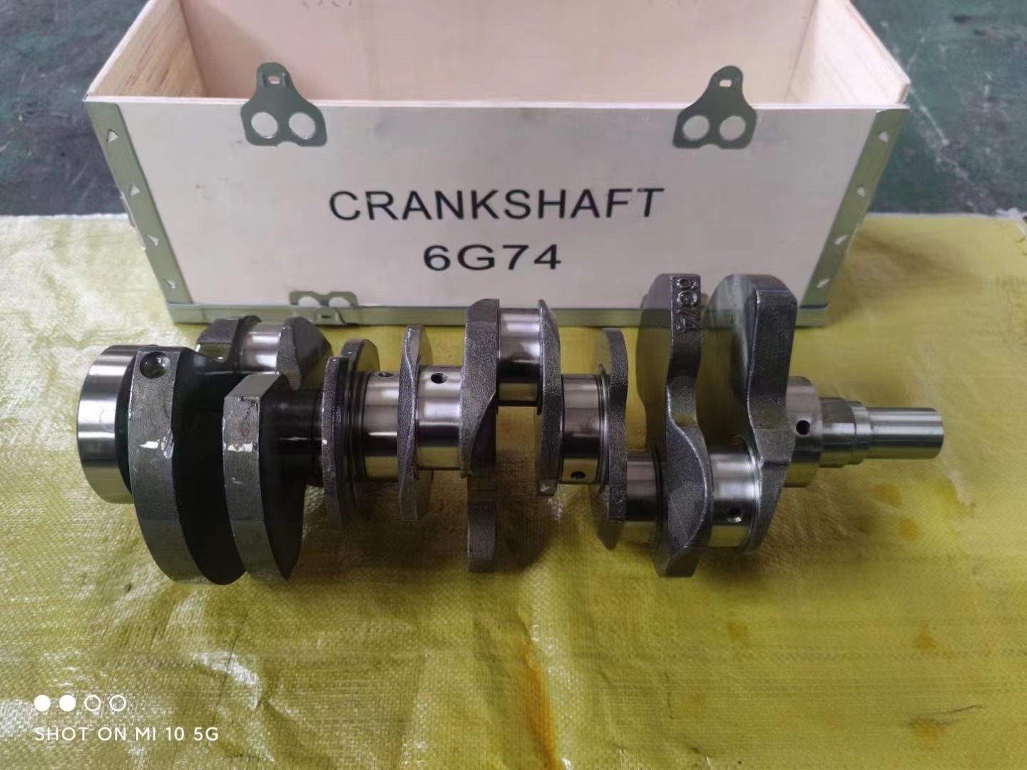 High Quality OE MD1835524 Auto Engine 6G74 Parts Crankshaft For Mitsubishi Pajero