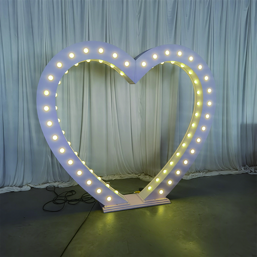 Hot Sale Golden PVC Acrylic Heart Shaped LED Wedding Decorations Backdrop Centerpieces Arches Golden Decorative Background Frame