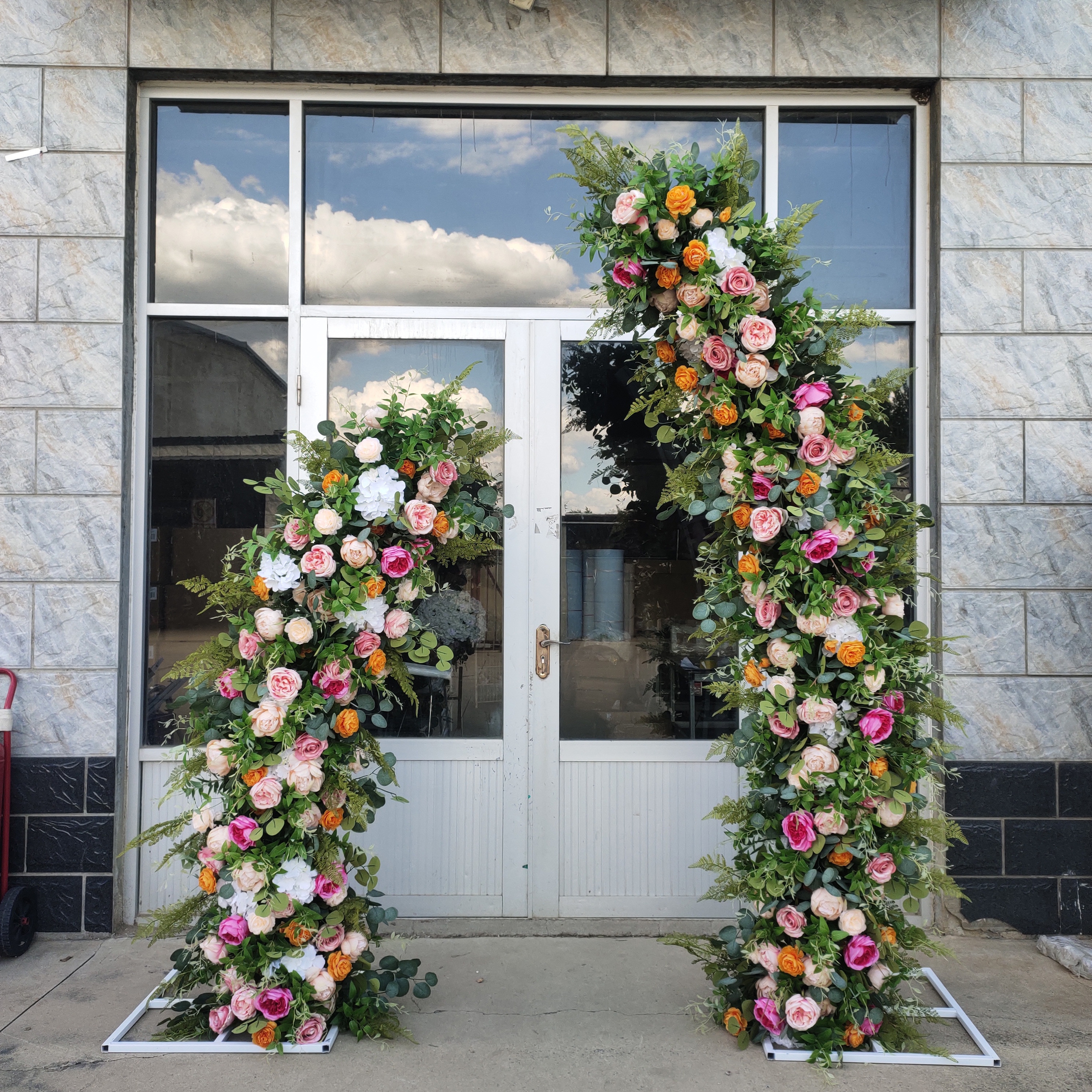 Wholesale Heart arch flowers backdrop heart shape arch stand with flowers for wedding party decoration