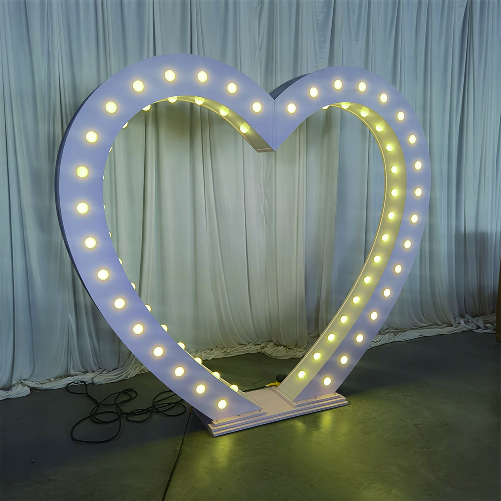 Hot Sale Golden PVC Acrylic Heart Shaped LED Wedding Decorations Backdrop Centerpieces Arches Golden Decorative Background Frame