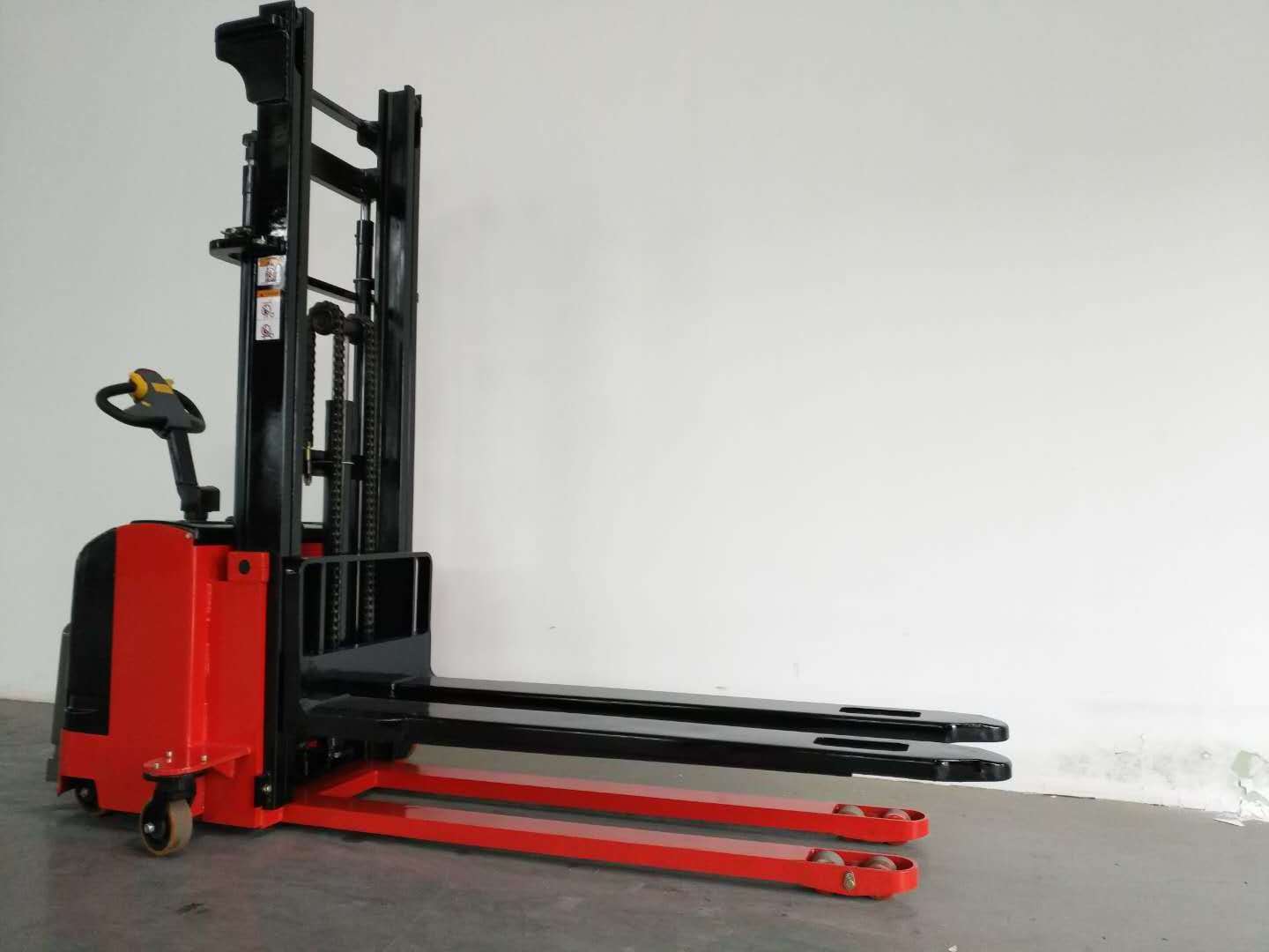 Good quality factory directly empty container handler 4 ton forklift for sale