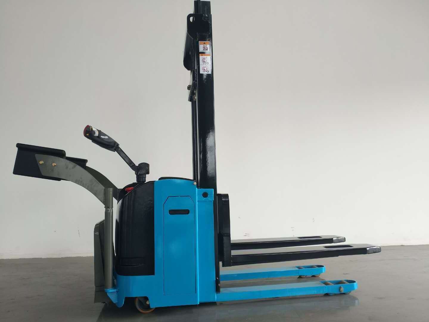 Good quality factory directly empty container handler 4 ton forklift for sale