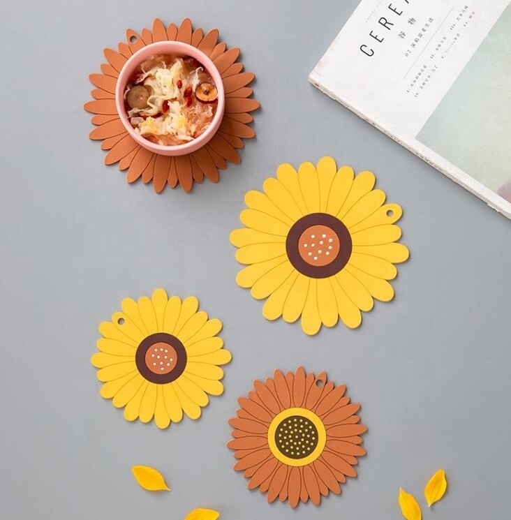 PVC Sunflower Hot Pot Holder Hot Pads for Table Soft Rubber Multi Use Trivets for Pots Hot Dish Non Slip Coasters Trivet Mat