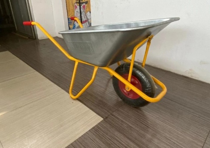 Hot Sell Cheaper and Strong Construction Wheelbarrow (WB6404Z)