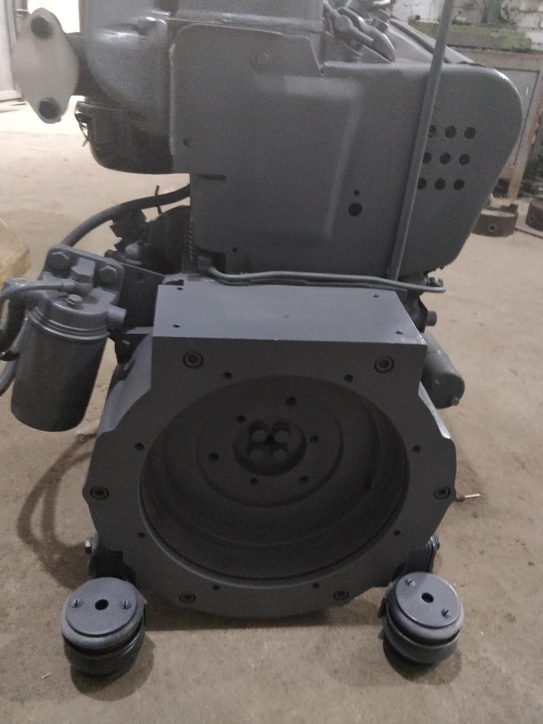 13.6-25.7kw 4 stroke engine F2l511 air cooled diesel engine for sale