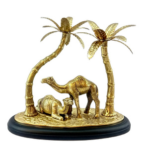 Camel Shape Animal Sculpture Ornament For Home Hotel Table Top Decor Usage Metal Ornament Sculpture In Wholesale Price