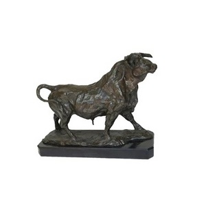 Vintage Bull Animal Sculpture Ornament For Home Hotel Office Table Top Decor Usage Metal Sculpture Ornament In Wholesale