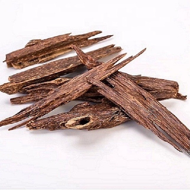 Premium Quality Agarwood (Oud) Essential Oil  at Factory Price Oud Oil Direct Factory Supply