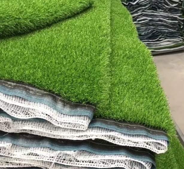 Convenient To Use Decoration Natural Plastic Artifical Synthetic Turf For Garden Roof Artificial Grass