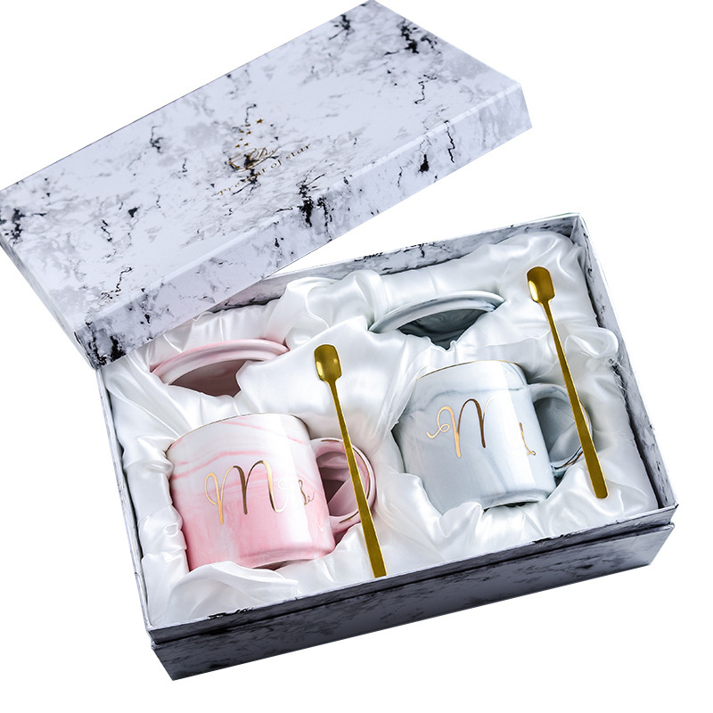 Anyihaojia OEM tazas marble mr mrs mug coffee tea cup set luxury ceramic coffee mug with spoon lid gift box 12oz pink nordic cup