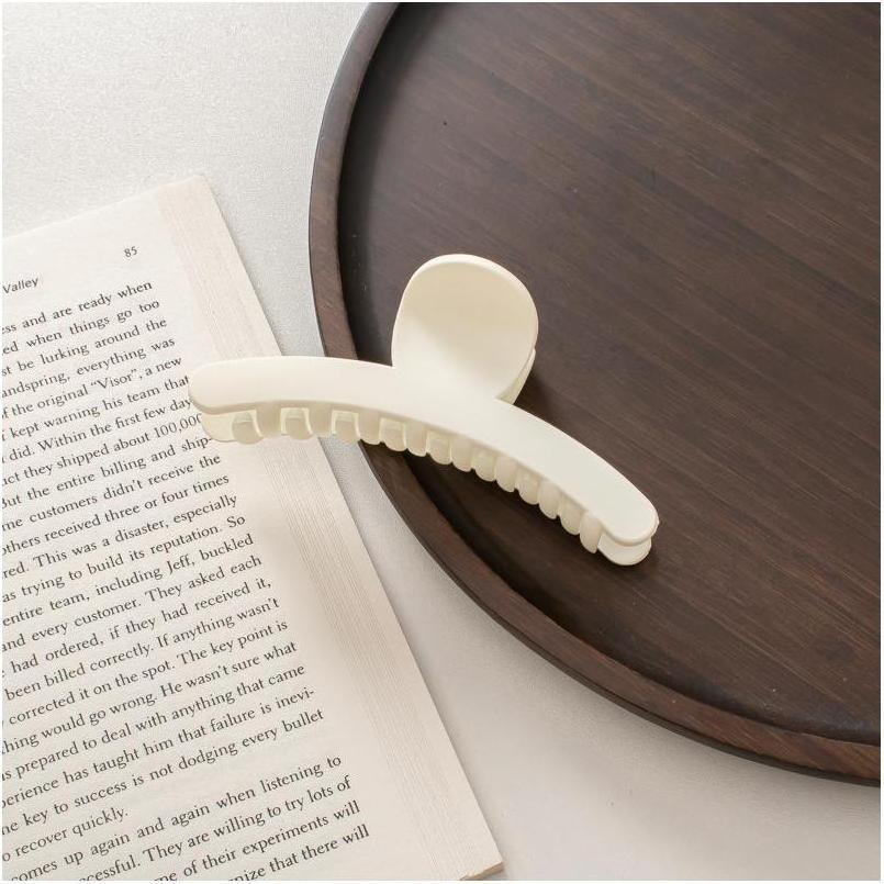 Hair Claw Clips Luxury New Arrival Barrettes Fashion Pearl 2024 High Quality Mini With Logo Hair Accessories Wooden Hair Clip