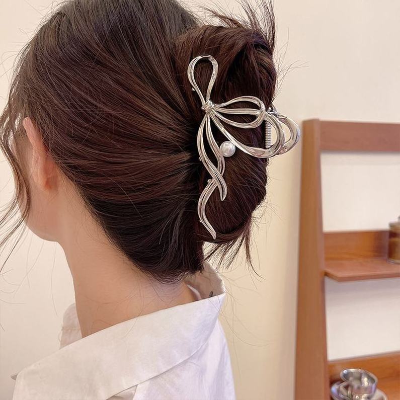 2023 Wholesale Elegant Metal Girl Hair Claw Clip Butterfly bowknot hair clip with pearls Hairpins