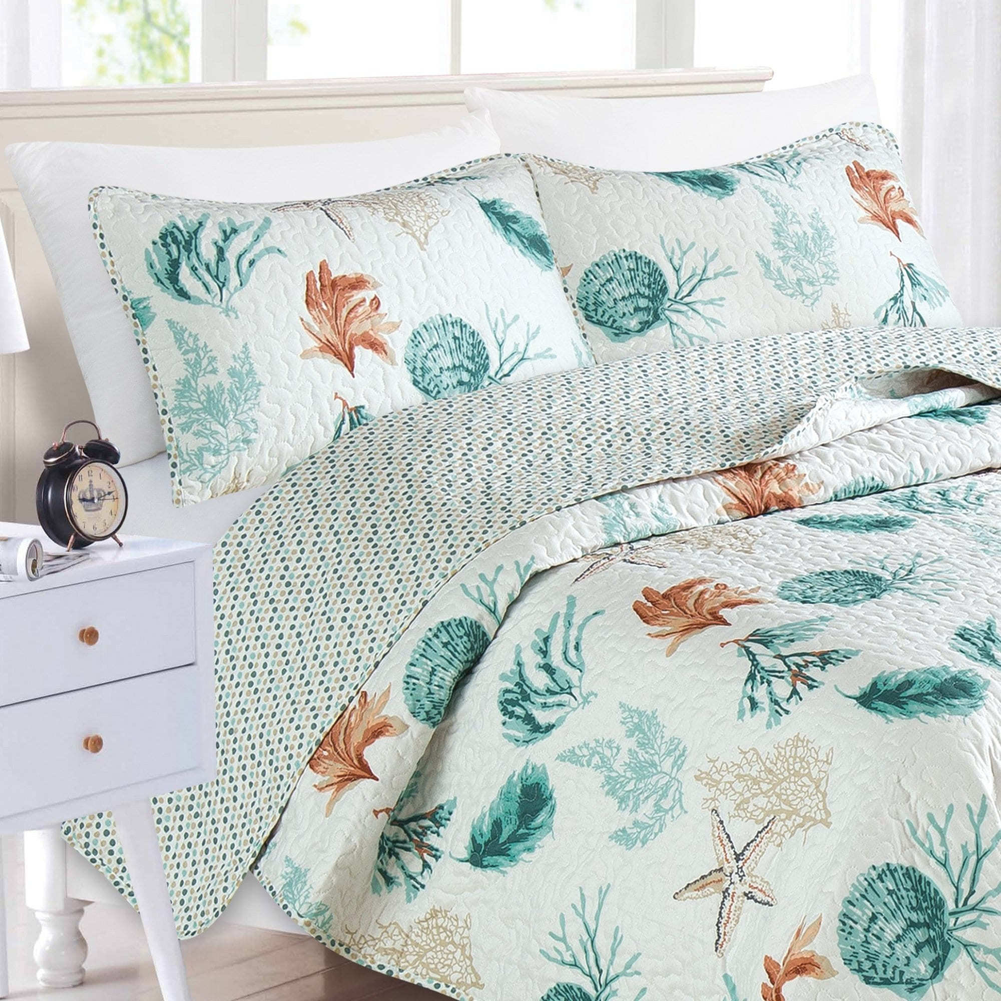 3 Piece Nautical Reversible Quilt Set with Shams 100% Brushed Microfiber Seashell Beach Theme Coastal Bedspread Coverlet