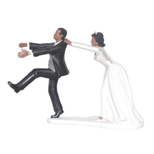 Custom made resin bride and groom couple Figurine cake toppers for wedding decoration