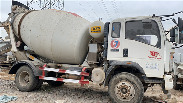 used construction machinery used concrete mixer truck,m3 mixing drum Hino 700 cement mixer used concrete mixer truck