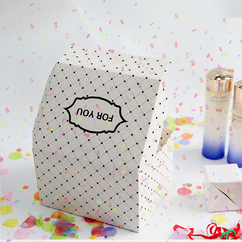 Exploding Confetti Gift Box (Premium White) DIY 7.1x5.5x4.3 inches Souvenir Surprise Confetti Pop up Gift Box Birthday For Kids