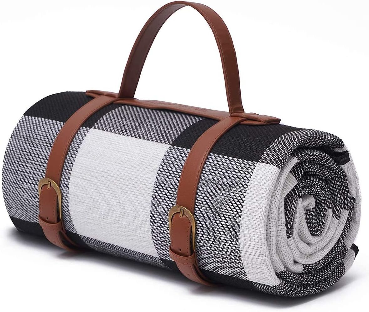 Easy to Clean Outdoor Waterproof Mat Picnic Blanket Straw Sitting Pad With Leather Handle