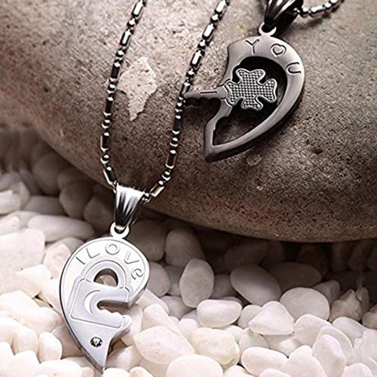 Hot Selling Mens Womens Love Pendant 18K Gold Heart Stainless Steel Locket And Key Couple Necklace For Men