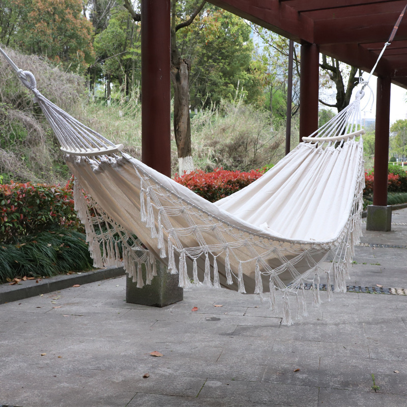 Wholesale Good Quality Macrame Cream Canvas Outdoor Swing Hammock with Elegant Tassels and Fishtail Knitting Includes Tie Ropes