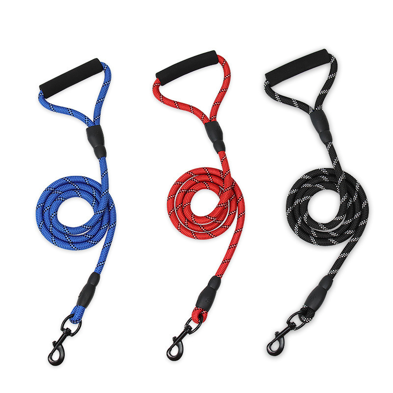 Wholesale Hot Selling Light Reflecting Medium Large Dog Nylon Walking Dogs Pet Supplies Dog Leash