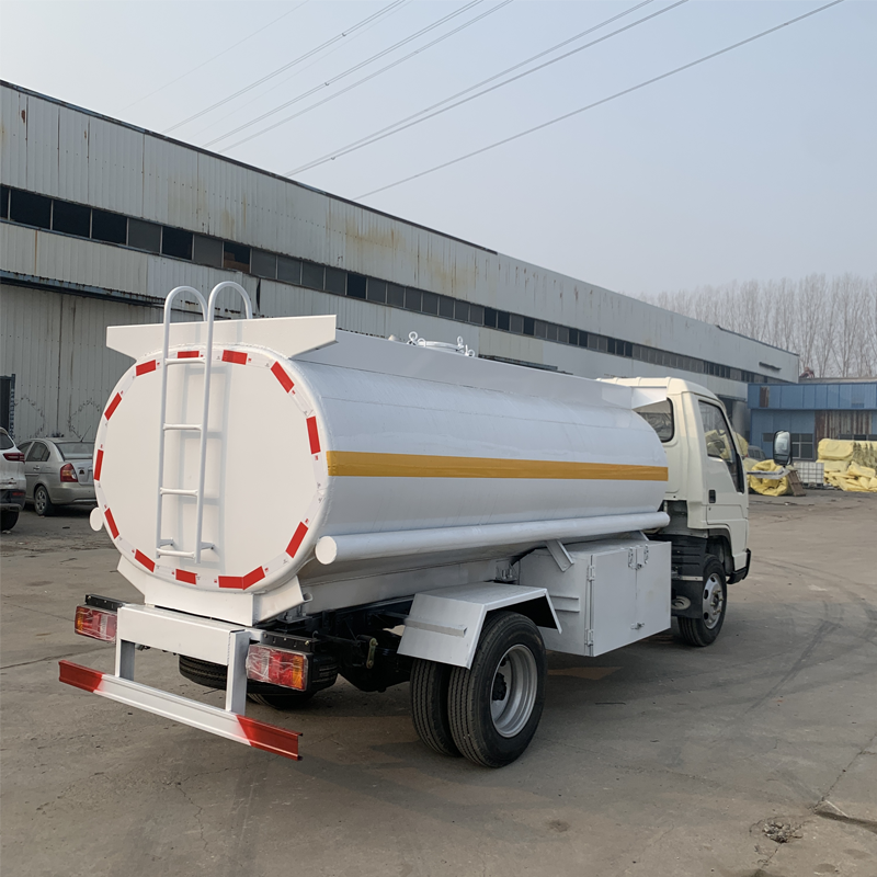 Chinese factory supply Good price 4x2 8000L 15000L used fuel tanker truck for sale