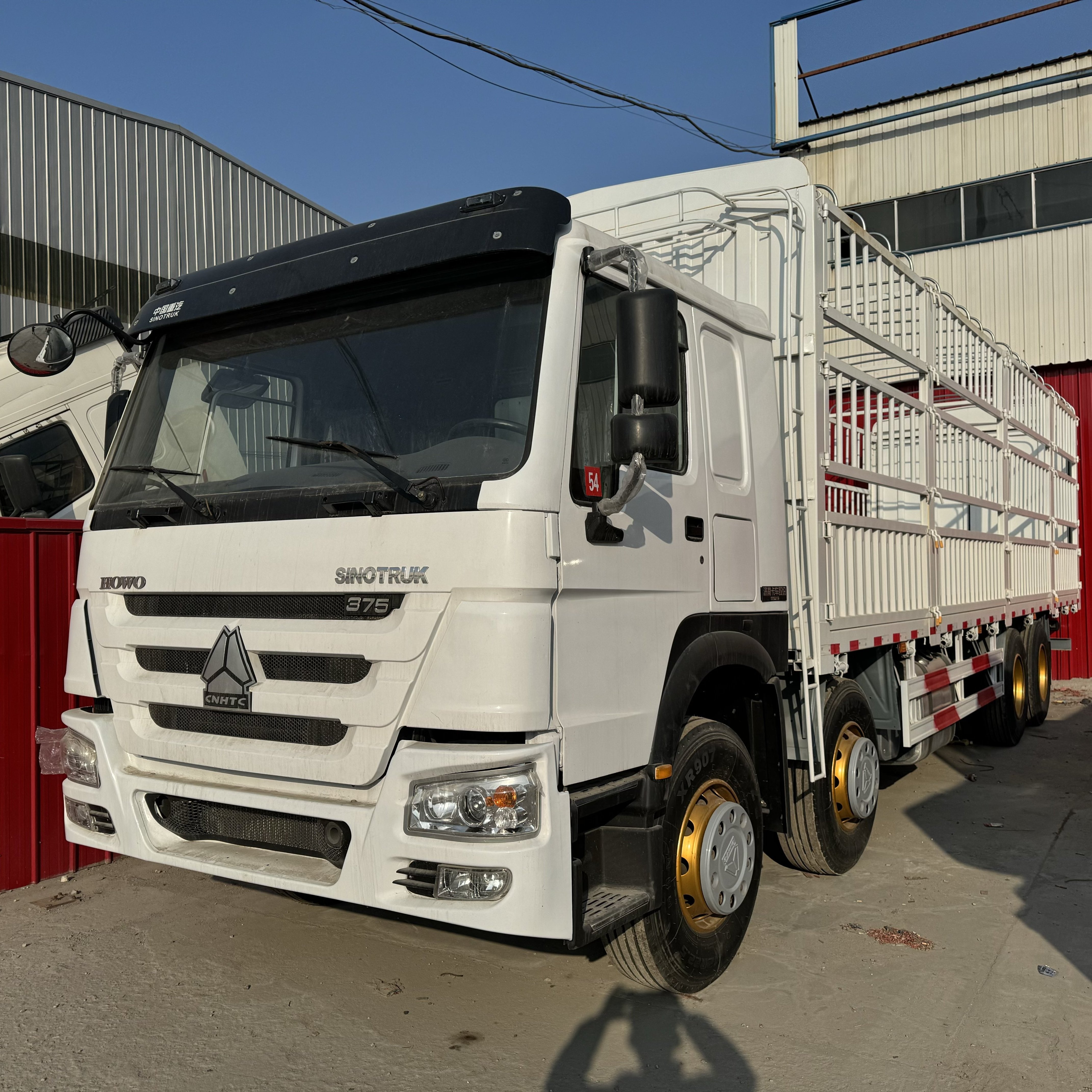 Hot sale SINOTRUK HOWO diesel Euro II 8x4 truck chassis fence truck