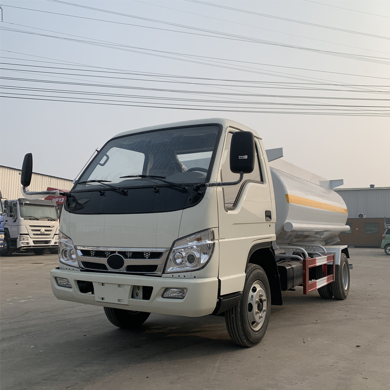 Chinese factory supply Good price 4x2 8000L 15000L used fuel tanker truck for sale