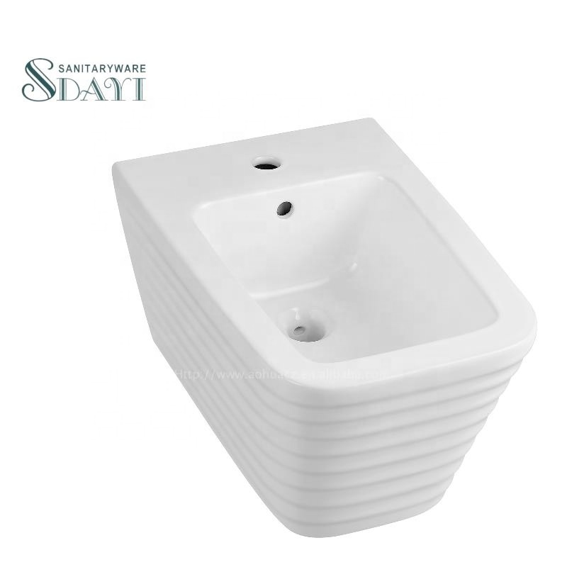 SDAYI sanitary ware ceramic square wall mounted golden electroplated toilet seat wall hung bowl India style wc toilet