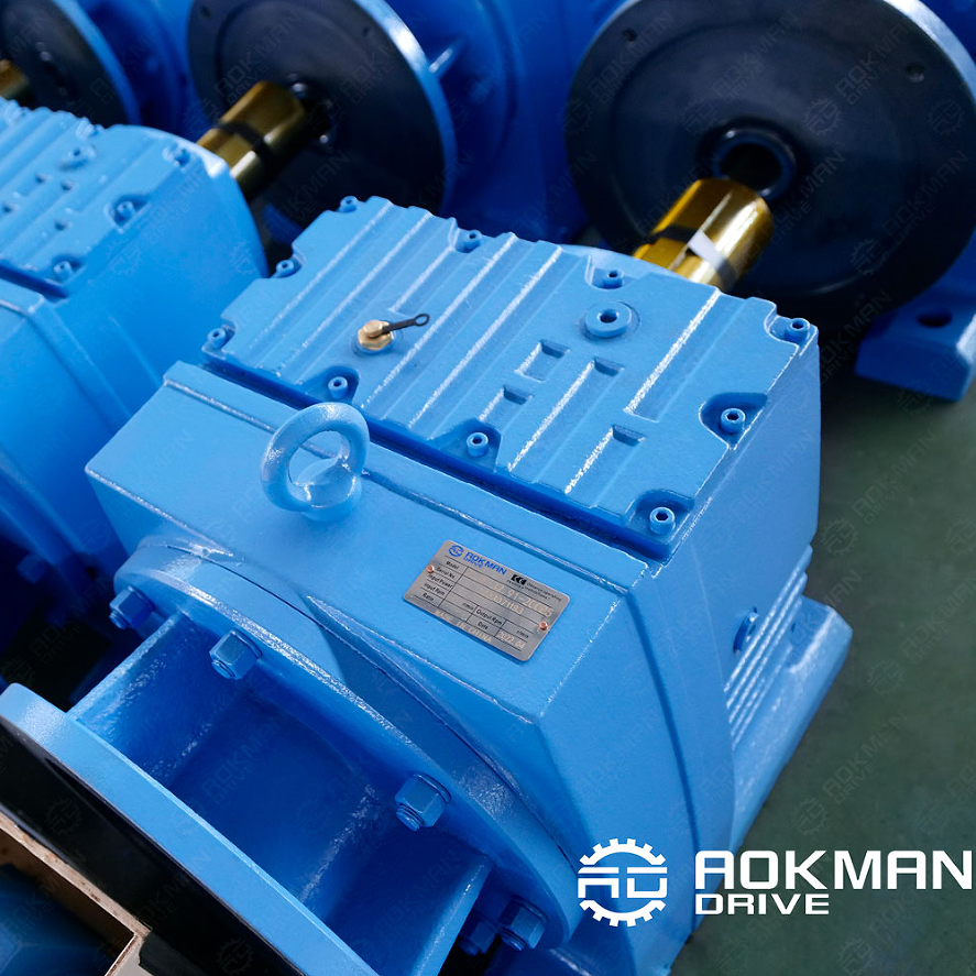 Aokman High efficiency small speed foot mounted helical reducer gearbox