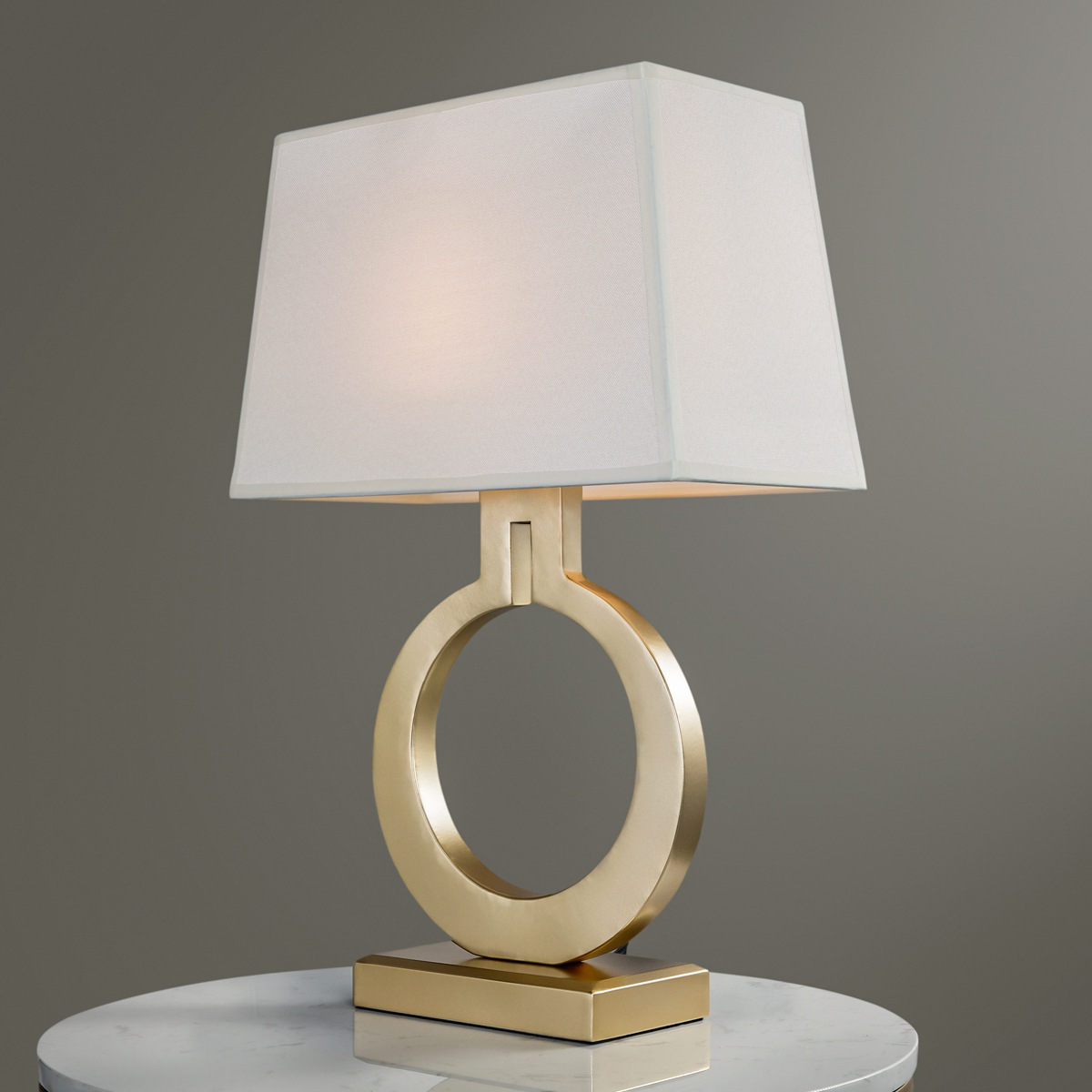 New Arrival postmodern Nordic Simple Minimalist Energy Saving Cute Table Lamp