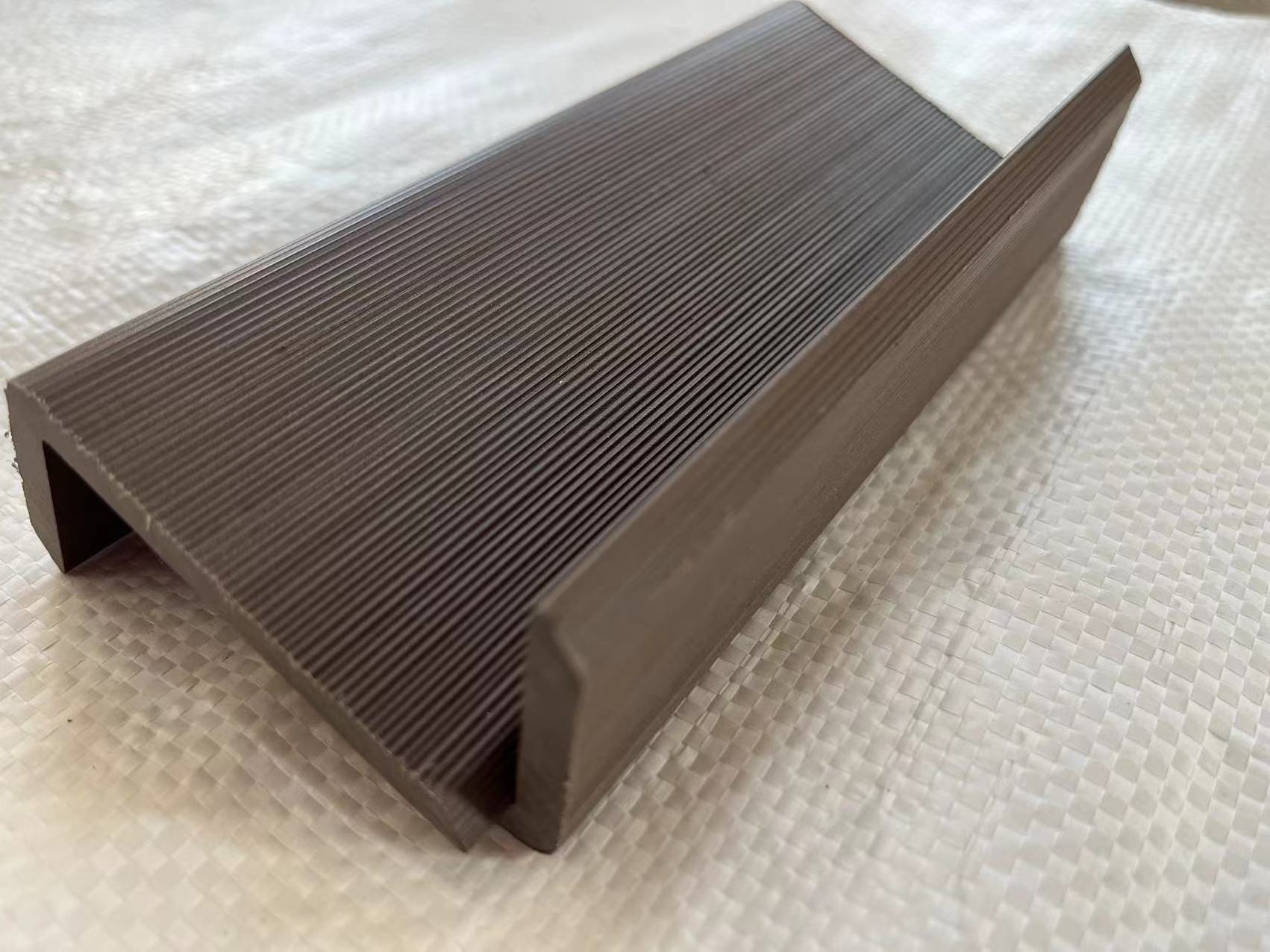 Co-Extrusion WPC Outdoor Wall Cladding Used End Capping WPC Decking Corners Wood Plastic Composite Outdoor Wall Panel Edge