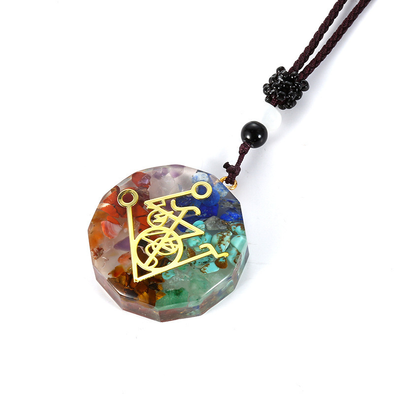 Amazon selling healing stone pedant colorful gravel pendant necklaces in natural crystal resin 7 chakra stones pendant