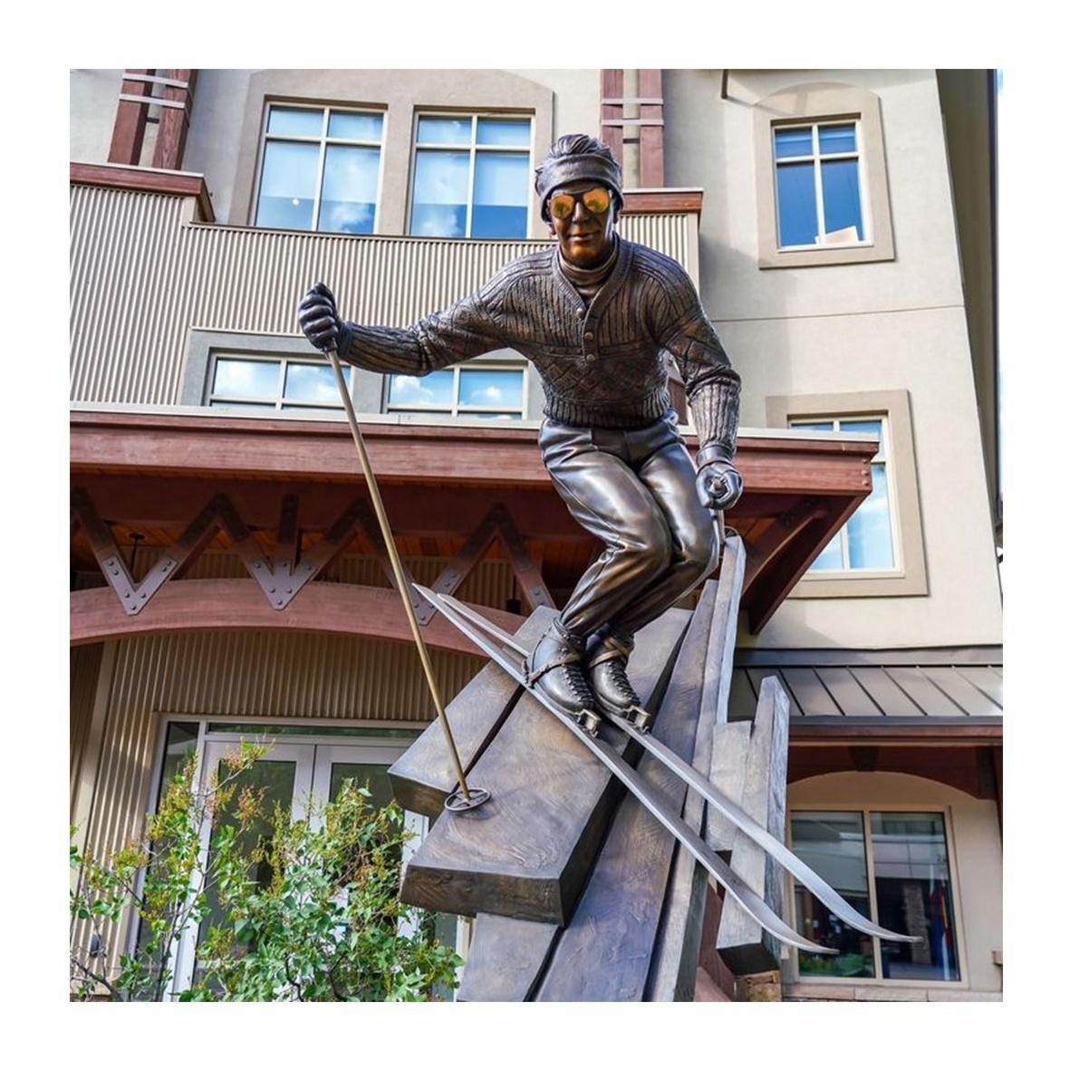 outdoor decoration life size sculpture brass skiing man happy man statue