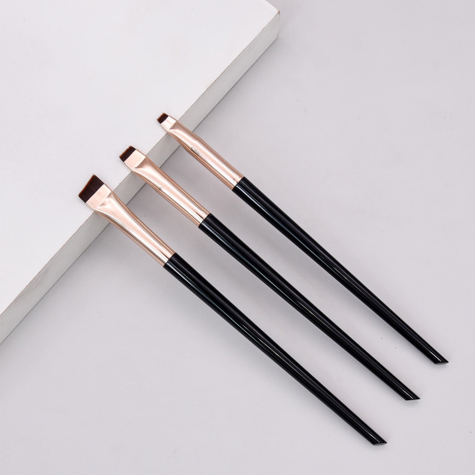 Wholesale Private Label Angled Eye Liner Eyeliner Brow Eyebrow Brush Flat Top Trending Single Slanted Angle Liner Brow Brush