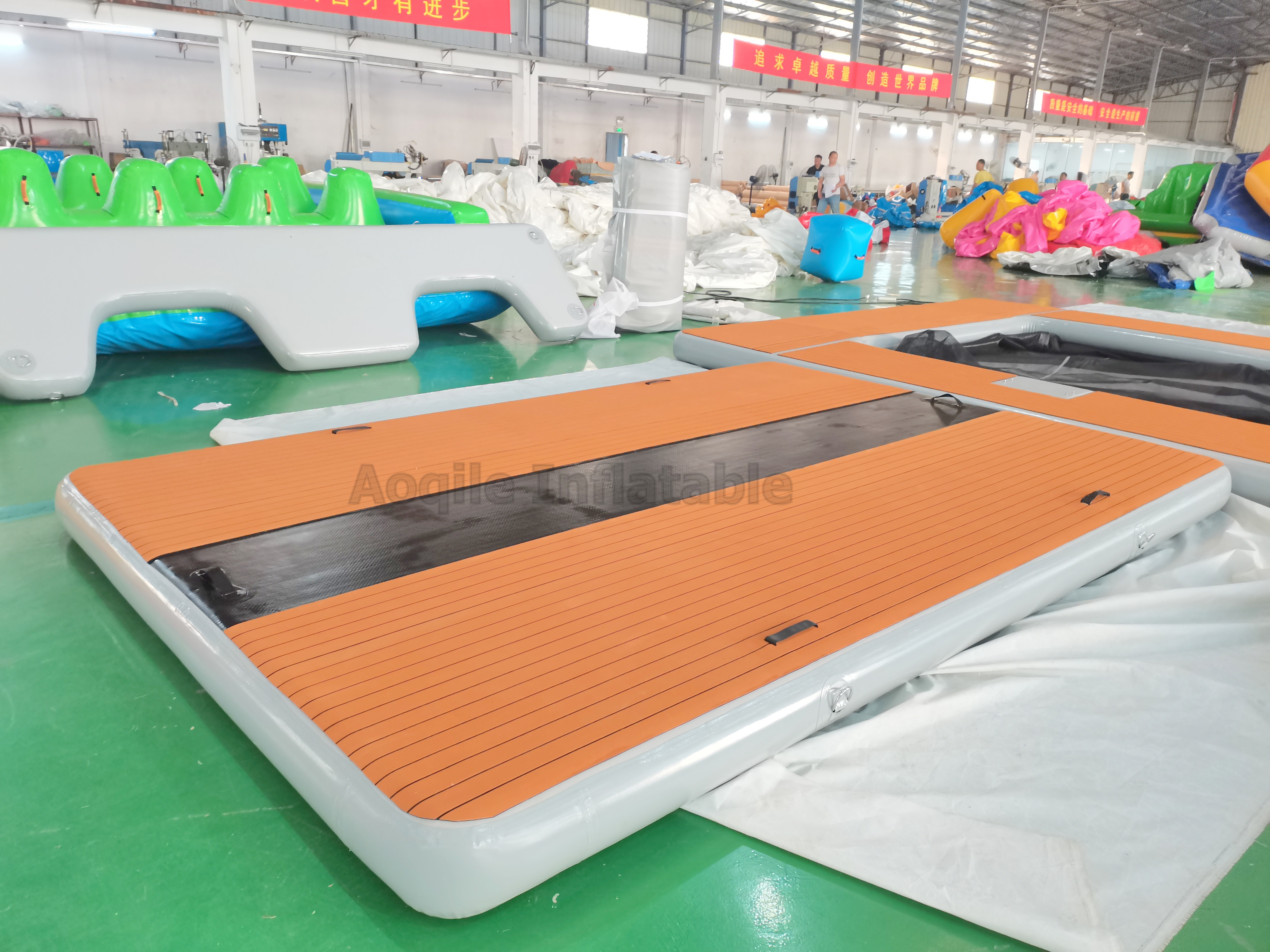 Inflatable Floating Island Water Floating Platform Inflatable Yacht Pool Dock Float For Sale